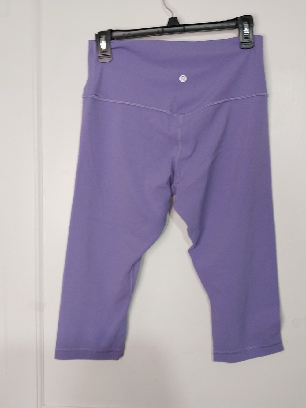 lululemon athletica Women"s Lavender Capri Leggings - Picture 2 of 9